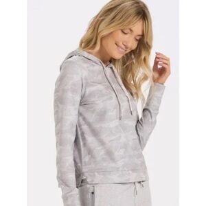 VUORI Halo Essential Hoodie In Pale Heather Camo Size Small